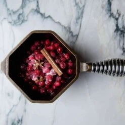 Finex Cast Iron Saucepan, 950ml 5 Finex Cast Iron Saucepan, 950ml -Deals Kitchen Hub Store ED0103FinexCastIronSaucepan 950mlLifestyle