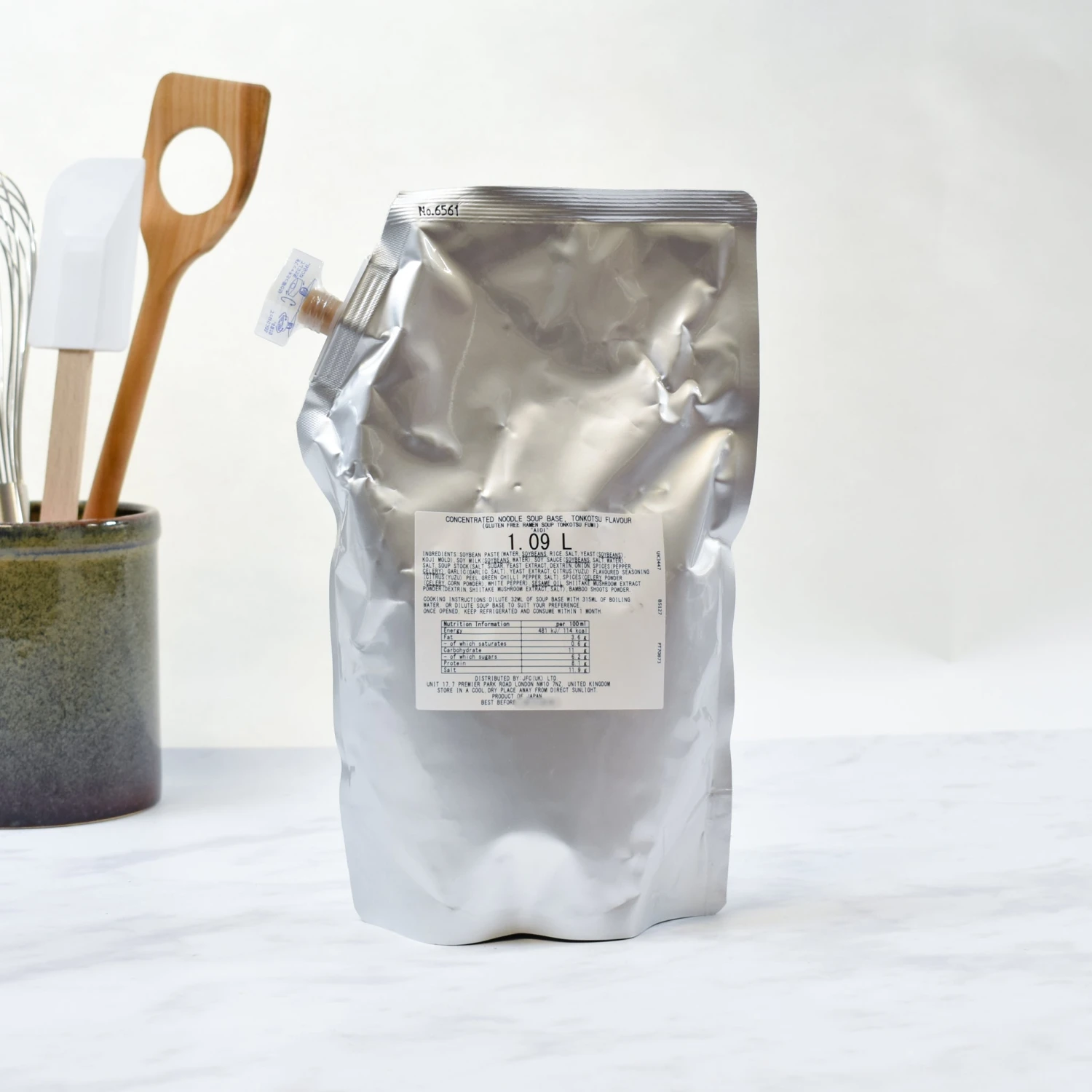 Tonkotsu Flavour Ramen Soup Base, 1.1 Litre 3 Tonkotsu Flavour Ramen Soup Base, 1.1 Litre - Image 3