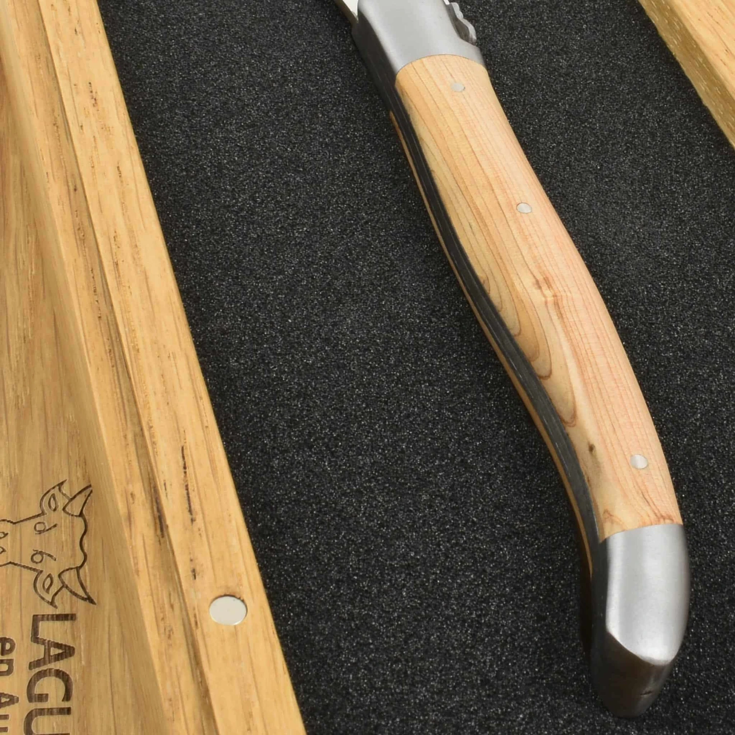 Laguiole En Aubrac Single Cheese Knife, Juniper 2 Laguiole En Aubrac Single Cheese Knife, Juniper - Image 2