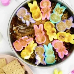 USA Pan Round Cake Pan -Deals Kitchen Hub Store UP0003BUSAPanRoundCakePan 9Lifestyle