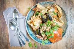 Chouseki Blue Gold Plate 28.5cm Dia X 3.5cm -Deals Kitchen Hub Store chouseki blue gold plate kampot pepper crab above