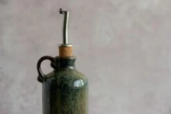 Lagoa Oil & Vinegar Pouring Bottle -Deals Kitchen Hub Store lagoa olive oil top close up